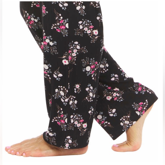 2Piece Flora Nikrooz Ladies’ Pajama Set - Picture 4 of 6